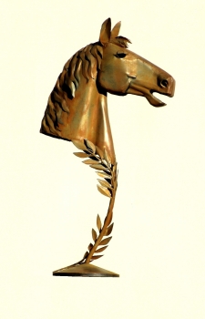 Horse garden sculpture